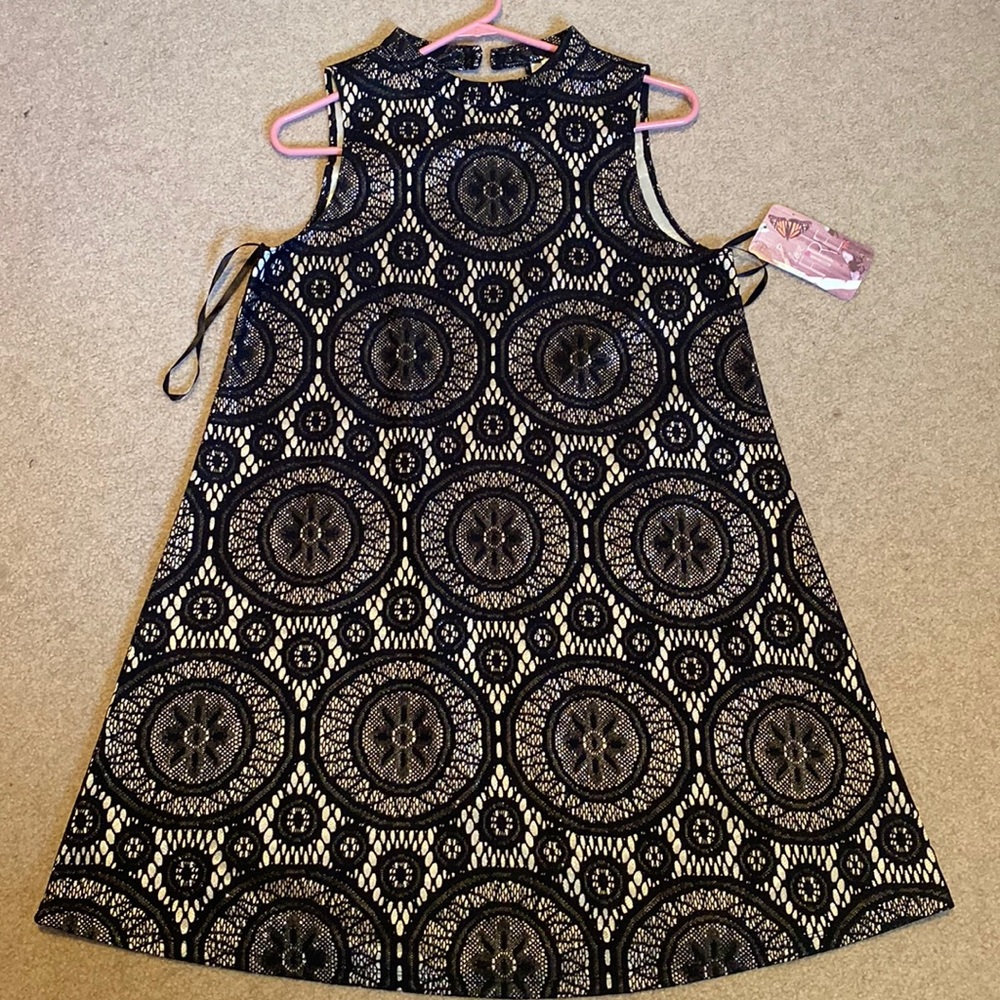 Black and silver patterned sleeveless dress